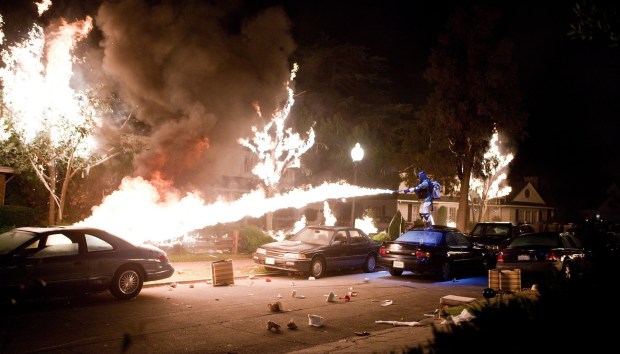 það er ekki almennilegt partý fyrr en eldvarpan er komin!!