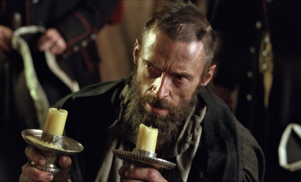 spilin voru búin, þannig að Hugh fékk bara kerti og kerti í jólagjöf