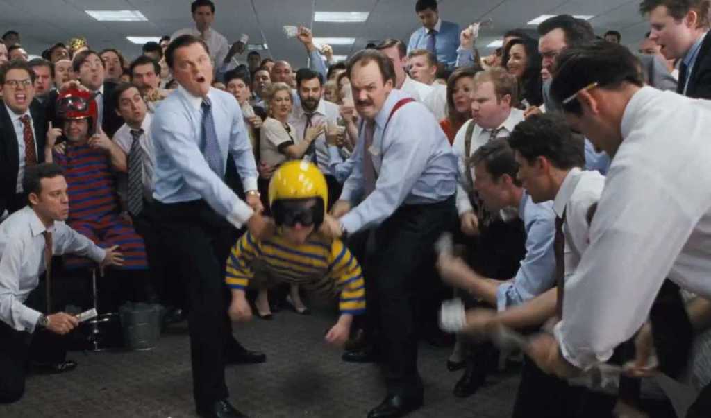 dvergakast... jei ! 15-outrageous-scenes-in-martin-scorseses-wolf-of-wall-street-we-cant-wait-to-see